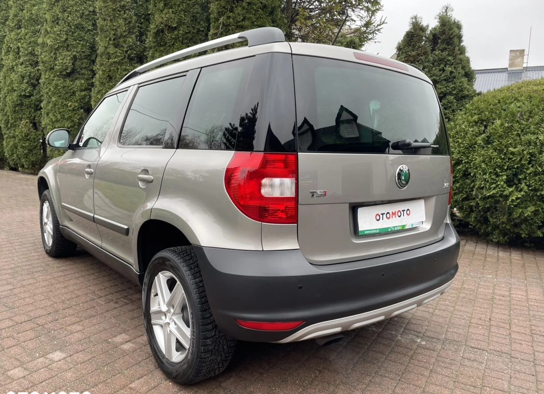 Skoda Yeti cena 39800 przebieg: 174000, rok produkcji 2013 z Strzelce Opolskie małe 562